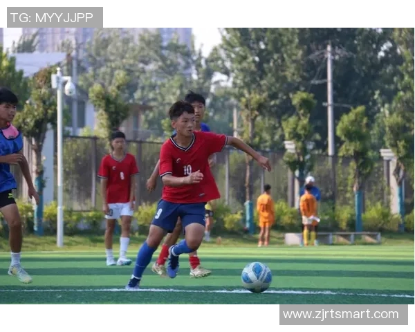 足球巨星的武术之路：从绿茵场到武道精神的完美融合